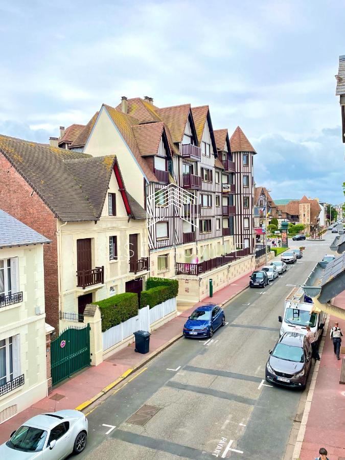 Appartement Coeur De Deauville Bagian luar foto